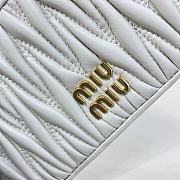 Miumiu Pocket wallet Matelasse In White - 4