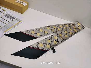 Gucci GG print with Horsebits silk neck bow 01