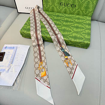 Gucci GG print with Horsebits silk neck bow 02