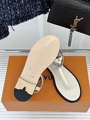 Louis Vuitton Sandals With Chain In White - 4