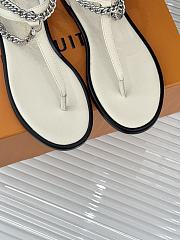 Louis Vuitton Sandals With Chain In White - 2