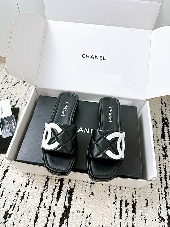 Chanel Vintage Slipper 01