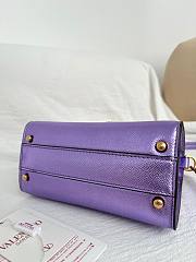 Valentino Garavani Vsling Mini Handbag In Laminated Grainy Purble - 5