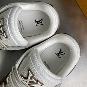 Louis Vuitton Trainer Sneaker 06 - 4