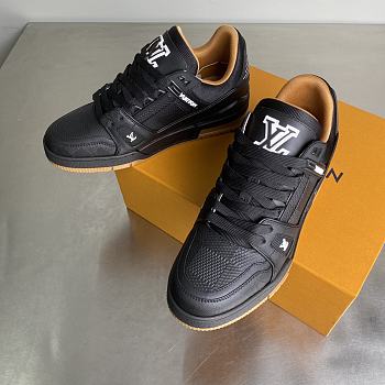 Louis Vuitton Trainer Sneaker 05