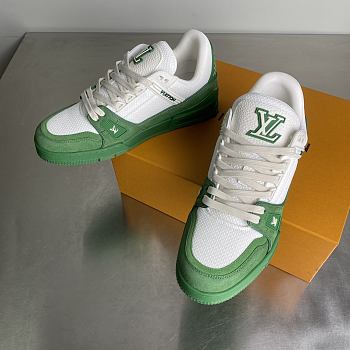 Louis Vuitton Trainer Sneaker 04