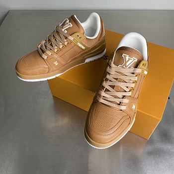Louis Vuitton Trainer Sneaker 02