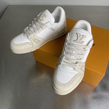 Louis Vuitton Trainer Sneaker 01