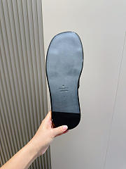 Gucci Men's Interlocking Double G Slides 07 - 4