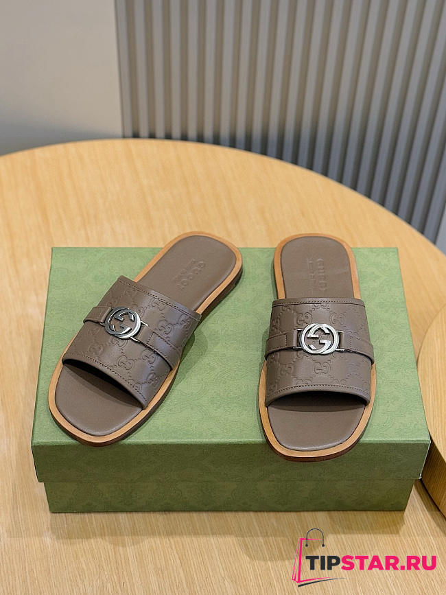 Gucci Men's Interlocking Double G Slides 05 - 1