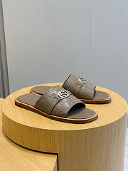 Gucci Men's Interlocking Double G Slides 05 - 4