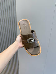 Gucci Men's Interlocking Double G Slides 05 - 3