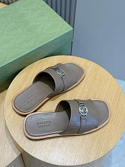 Gucci Men's Interlocking Double G Slides 05 - 2