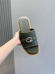 Gucci Men's Interlocking Double G Slides 04 - 5