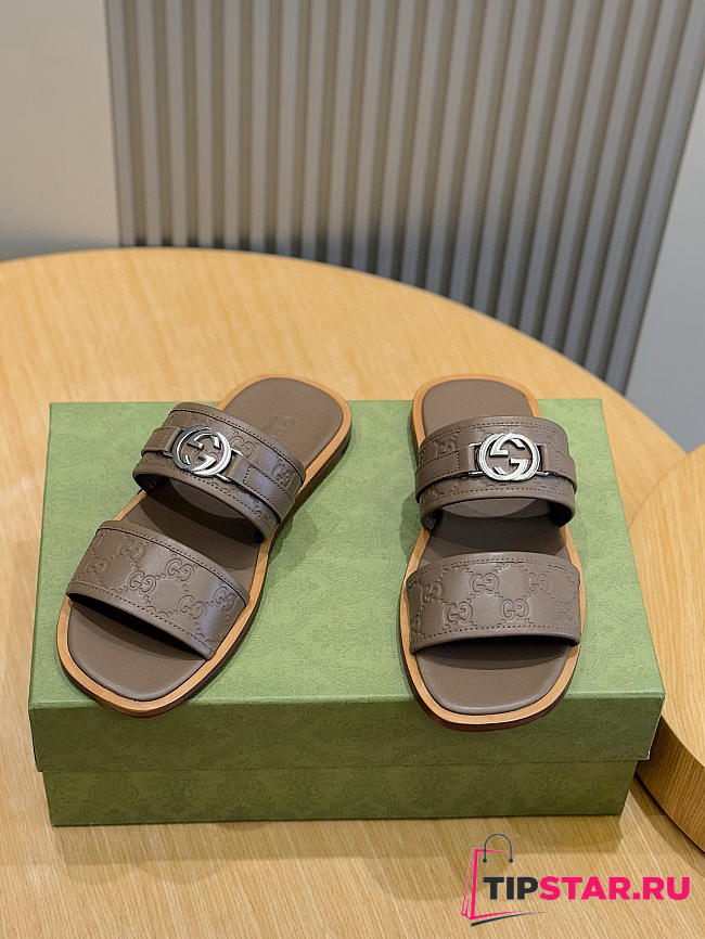Gucci Men's Interlocking Double G Slides 03 - 1