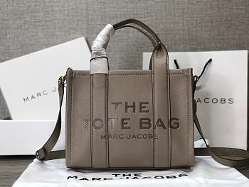 Marc Jacobs The Leather Medium Tote Bag In Cement Color