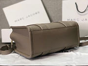 Marc Jacobs The Leather Medium Tote Bag In Cement Color - 3