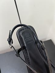 Brunello Cucinelli Leather flip flops in black - 4