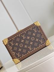 Louis Vuitton Coffret Trésor 24 S-lock closure system Creme - 5