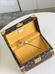 Louis Vuitton Coffret Trésor 24 S-lock closure system Tournesol - 6