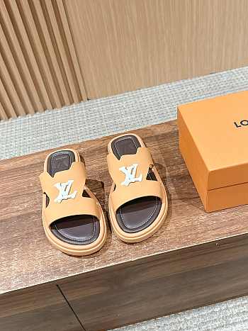 Louis Vuitton Slippers In Beige