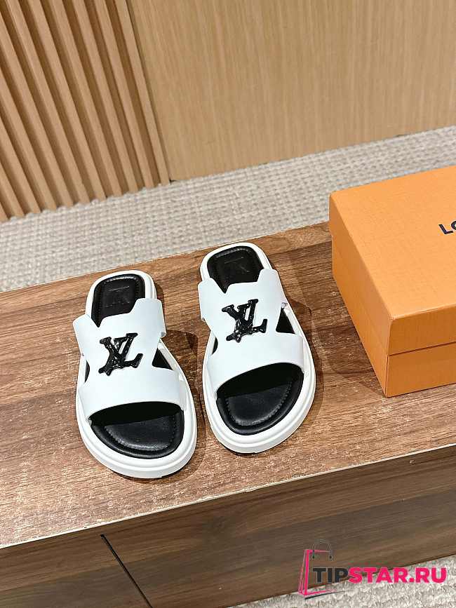 Louis Vuitton Slippers In Light White - 1