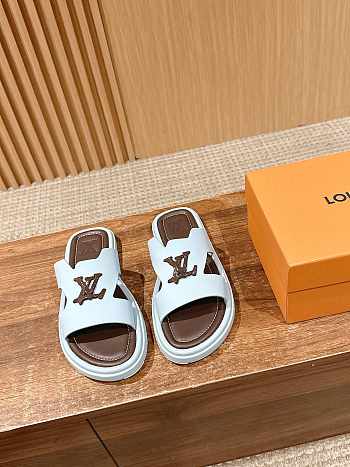 Louis Vuitton Slippers In Light Color
