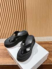 Chloe Thick-soled Height-enhancing Flip-flops In Black - 5