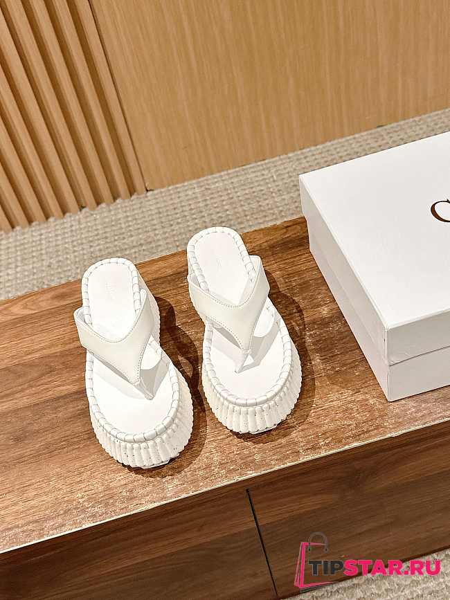 Chloe Thick-soled Height-enhancing Flip-flops In White - 1
