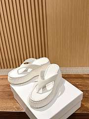 Chloe Thick-soled Height-enhancing Flip-flops In White - 2