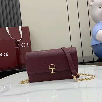 Gucci Softbit continental wallet ob chain grainy leather in burgundy