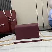 Gucci Softbit continental wallet ob chain grainy leather in burgundy - 5