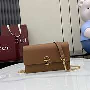 Gucci Softbit continental wallet ob chain grainy leather in brown - 1