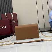 Gucci Softbit continental wallet ob chain grainy leather in brown - 4