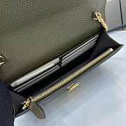 Gucci Softbit continental wallet ob chain grainy leather in green - 4
