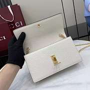 Gucci Softbit continental wallet ob chain grainy leather in white - 3