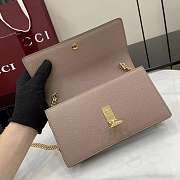 Gucci Softbit continental wallet ob chain grainy leather in beige - 3