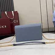 Gucci Softbit continental wallet ob chain grainy leather in blue - 5