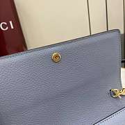 Gucci Softbit continental wallet ob chain grainy leather in blue - 2