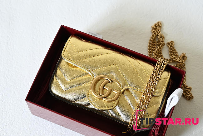 Gucci GG Marmont mini bag Gold metallic chevron leather - 1