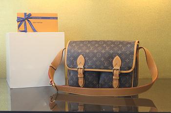Louis Vuitton Satchel Messenger Monogram coated canvas