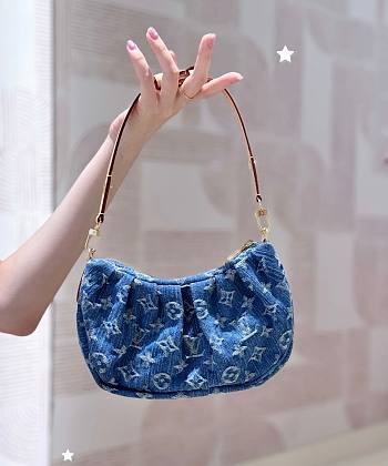 Louis Vuitton Pochette Valley Bag Blue Denim M13571