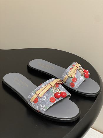 LV X TM Cherry pendant flat sandals 16