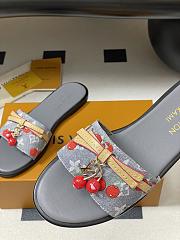 LV X TM Cherry pendant flat sandals 16 - 6