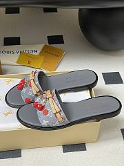 LV X TM Cherry pendant flat sandals 16 - 4