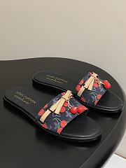 LV X TM Cherry pendant flat sandals 14 - 1