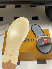 LV X TM Cherry pendant flat sandals 10 - 4