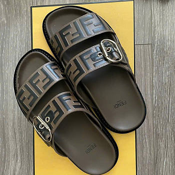 Fendi Sandales spartiates In Gray