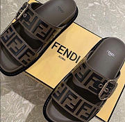 Fendi Sandales spartiates In Gray - 2
