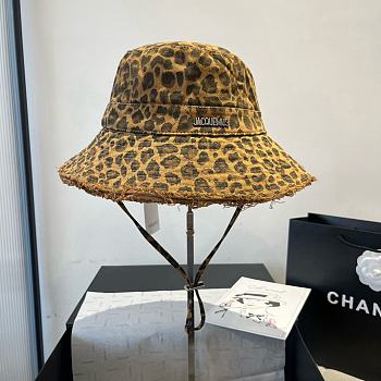 Jacquemus Trendy bucket hat unisex 02